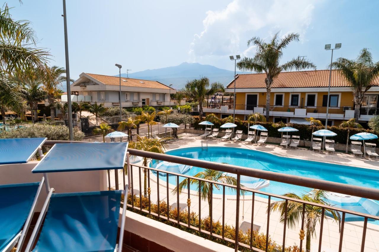 Le Ville Della Contea -Vacation Rentals Mascali Exterior photo